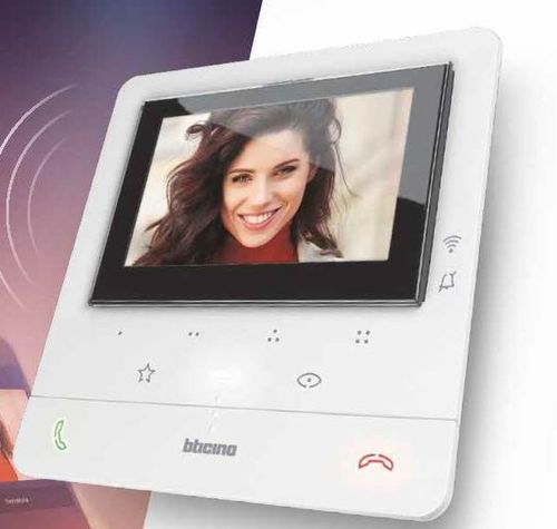 100 Adaptación de videoporteros para personas con problemas de audición con Digital Mantenimientos y Tegui