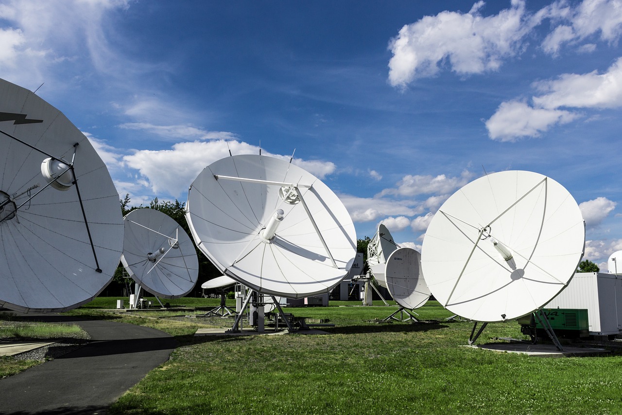 satelite historia comunidades